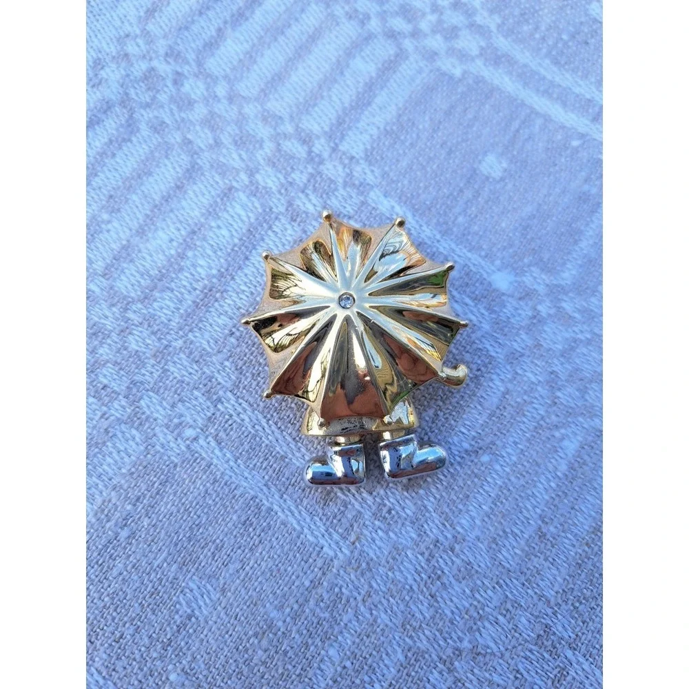 Lady Remington Brooch 